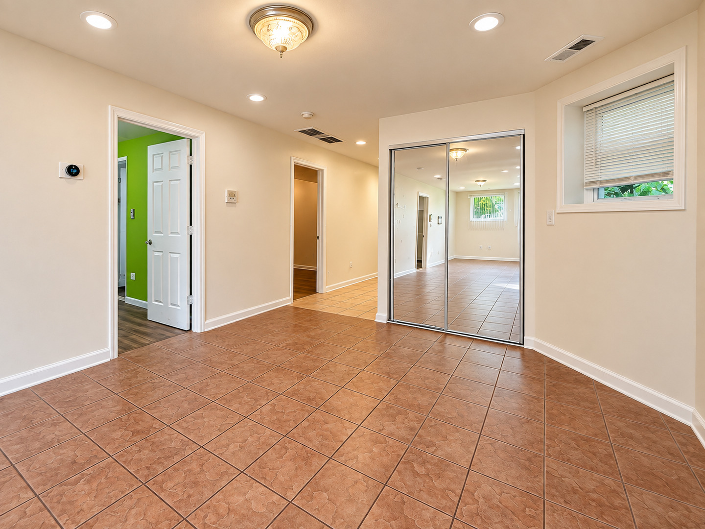 1229 N Austin Boulevard 1 Property Photo 2