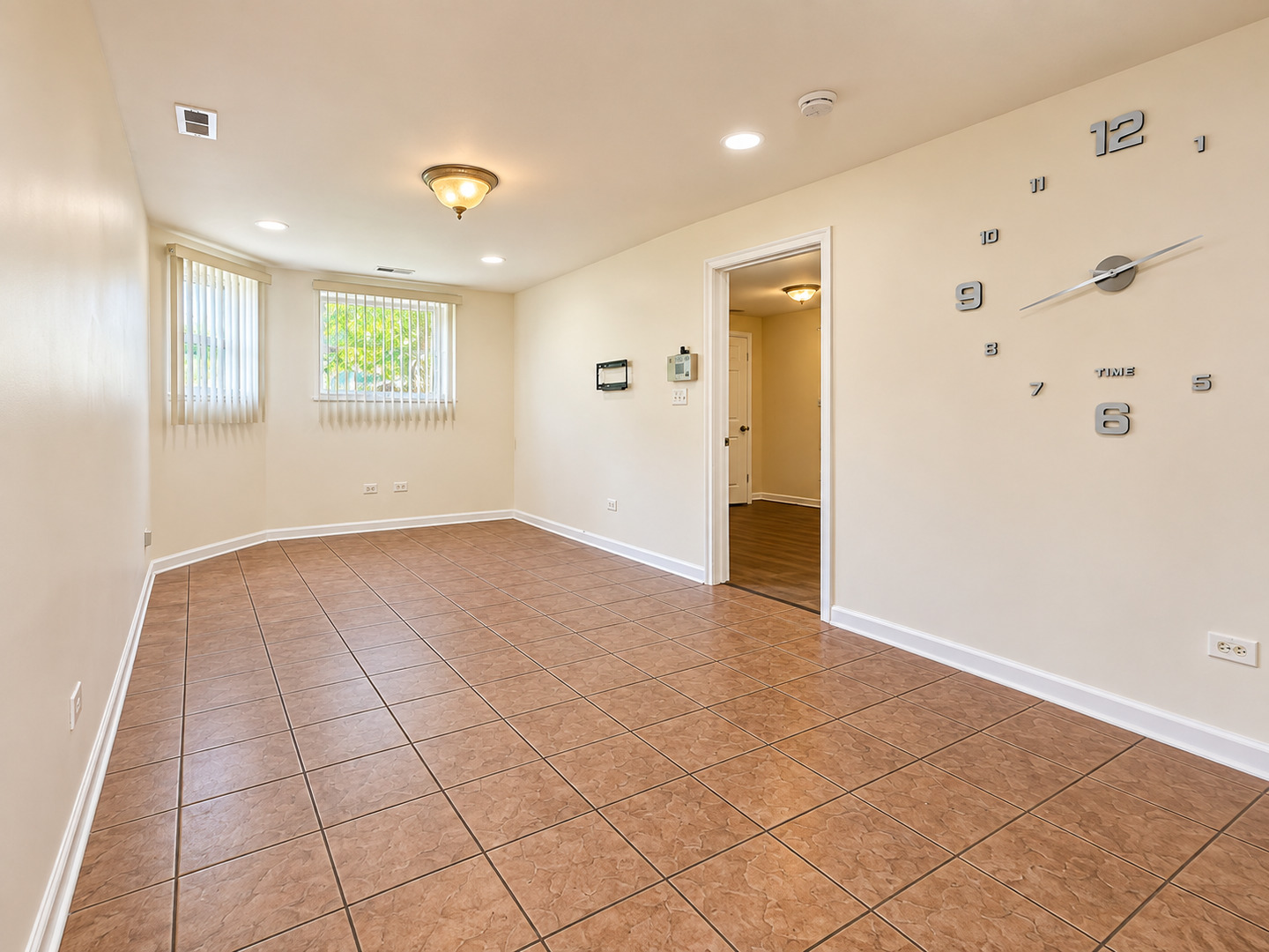 1229 N Austin Boulevard 1 Property Photo 3