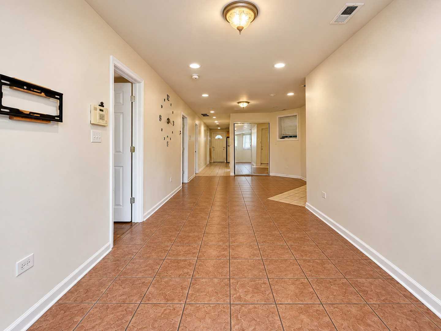 1229 N Austin Boulevard 1 Property Photo 4