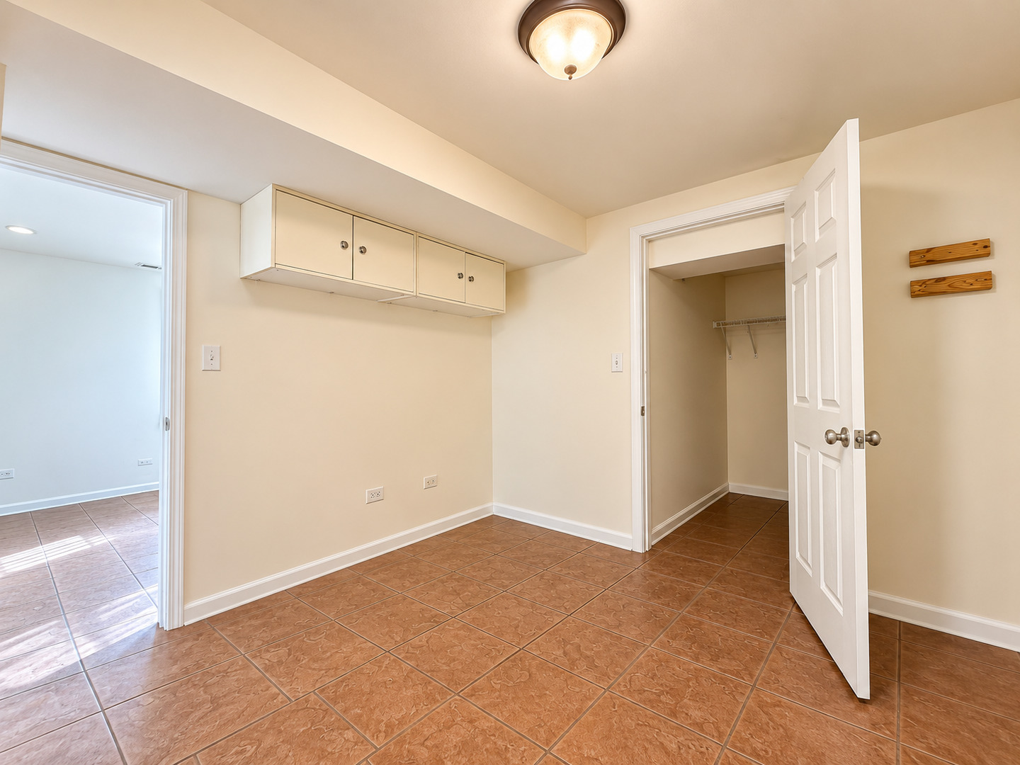 1229 N Austin Boulevard 1 Property Photo 6