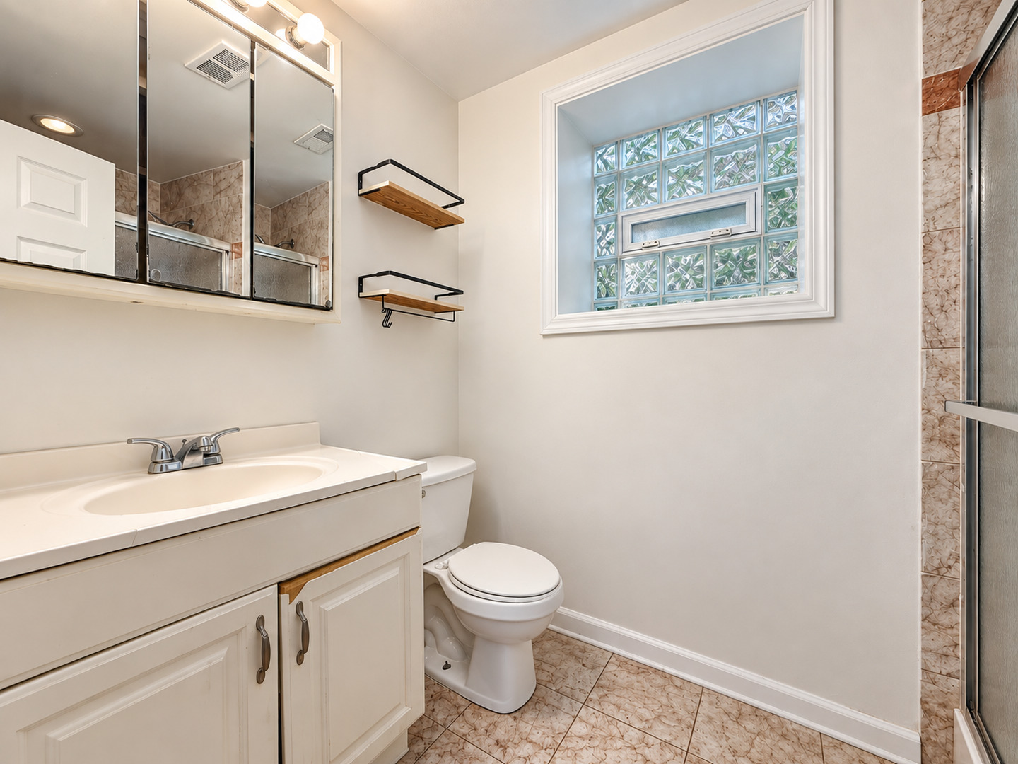 1229 N Austin Boulevard 1 Property Photo 10