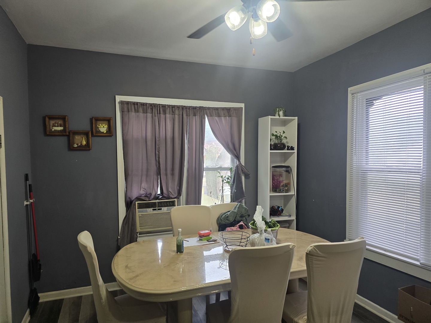 8237 S Burley Avenue Property Photo 3