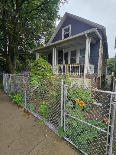 8237 S Burley Avenue Property Photo 14