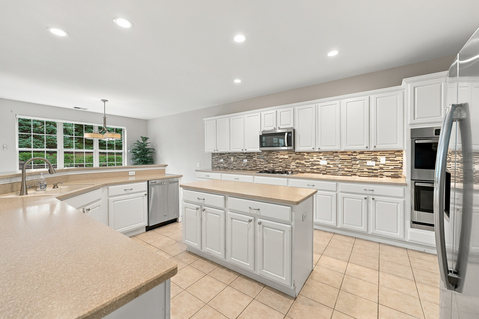 12805 Muir Drive Property Photo 8