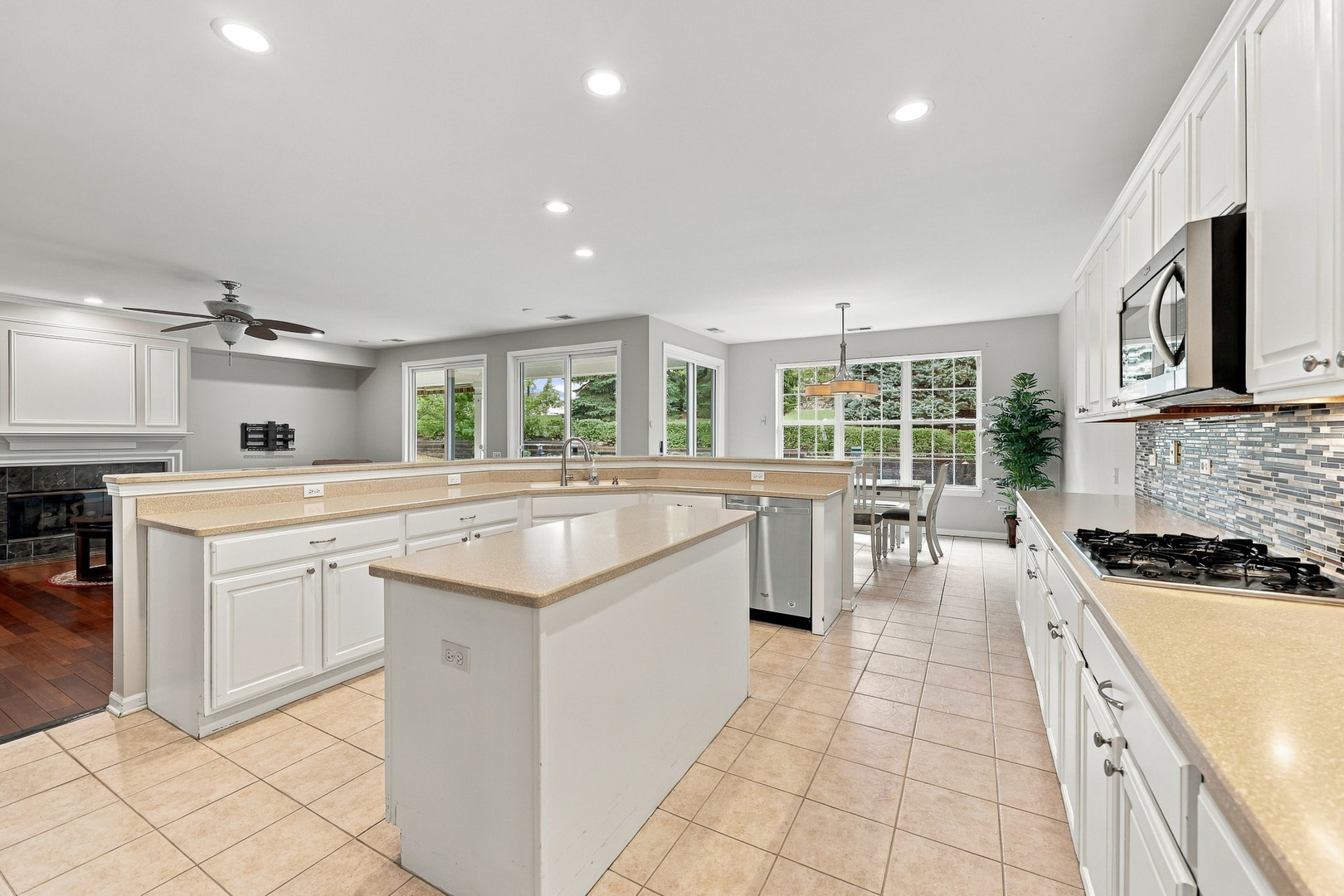 12805 Muir Drive Property Photo 10