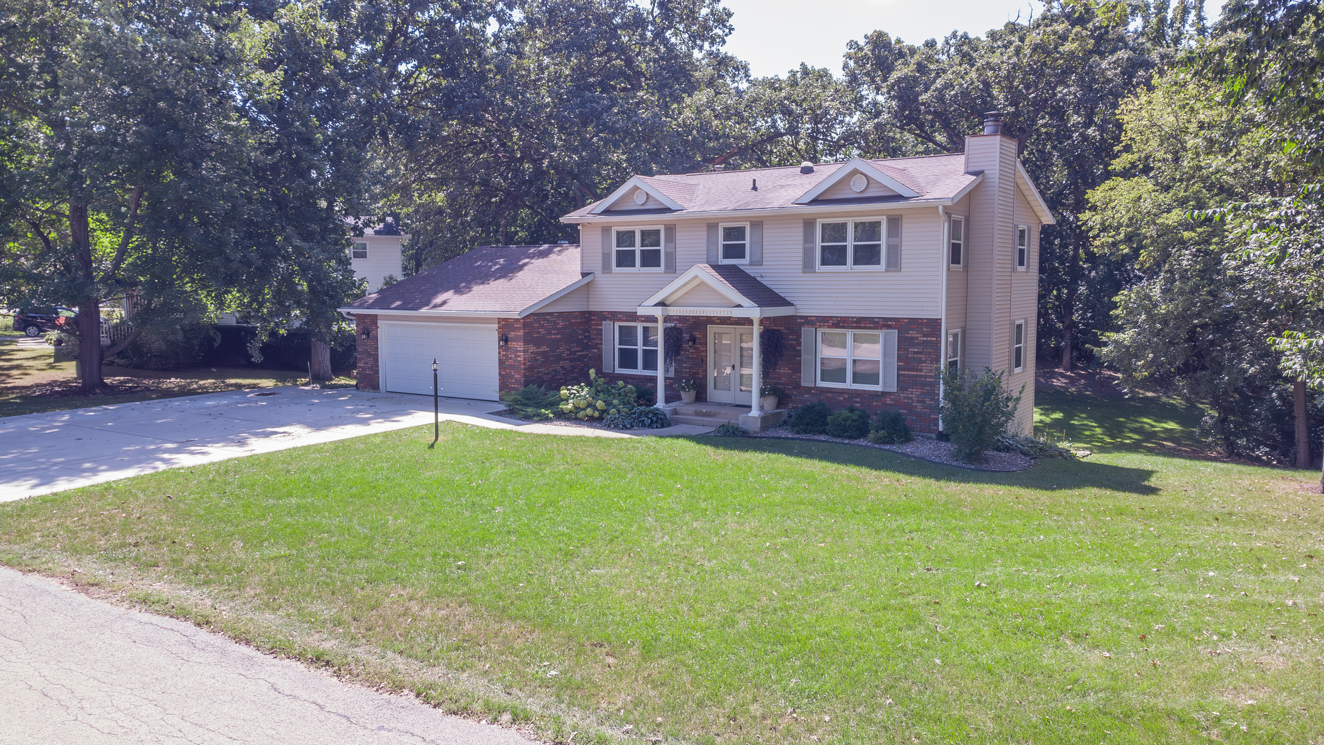 732 Santa Fe Drive Property Photo 2