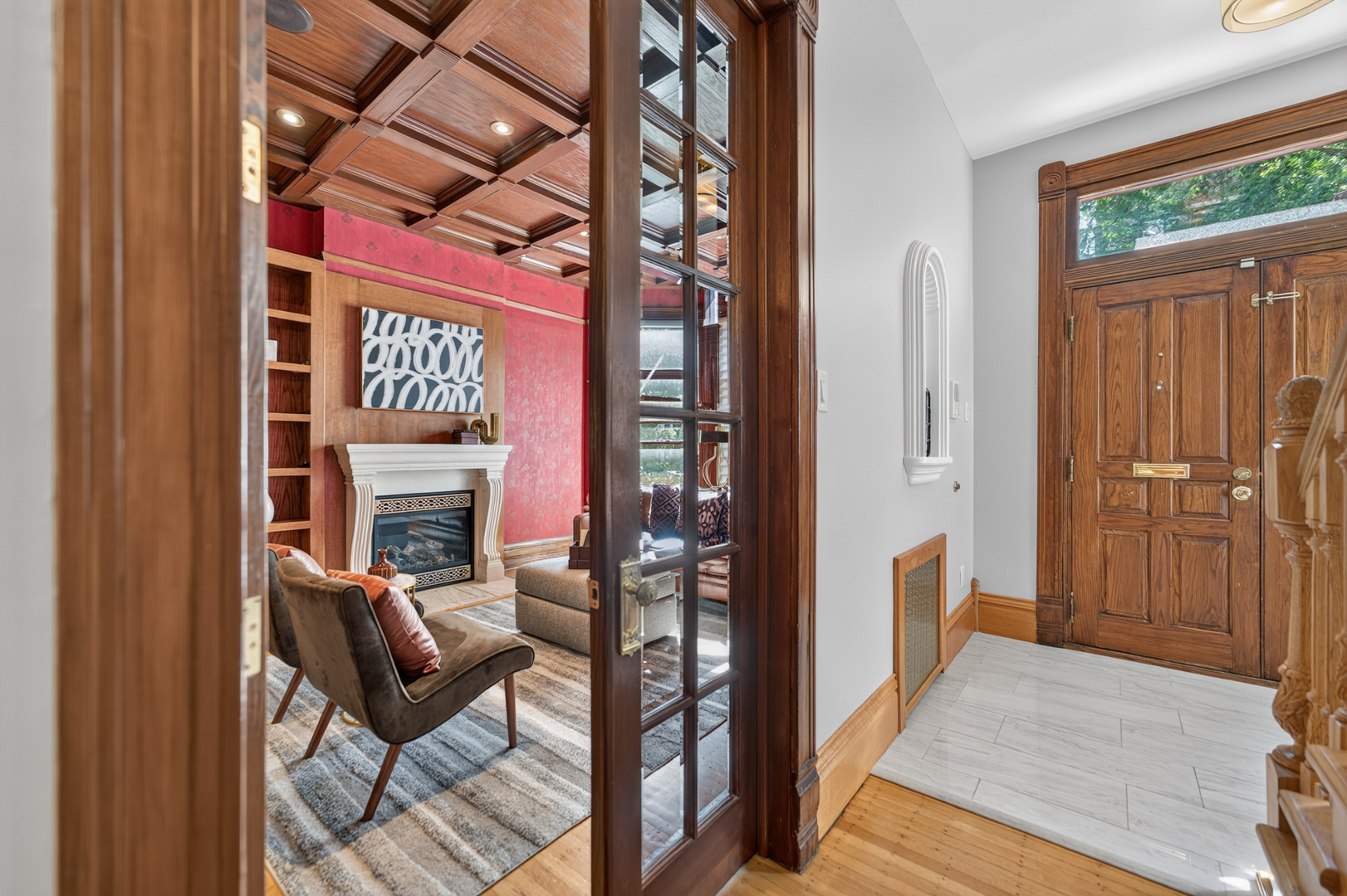 634 W Briar Place Property Photo 3
