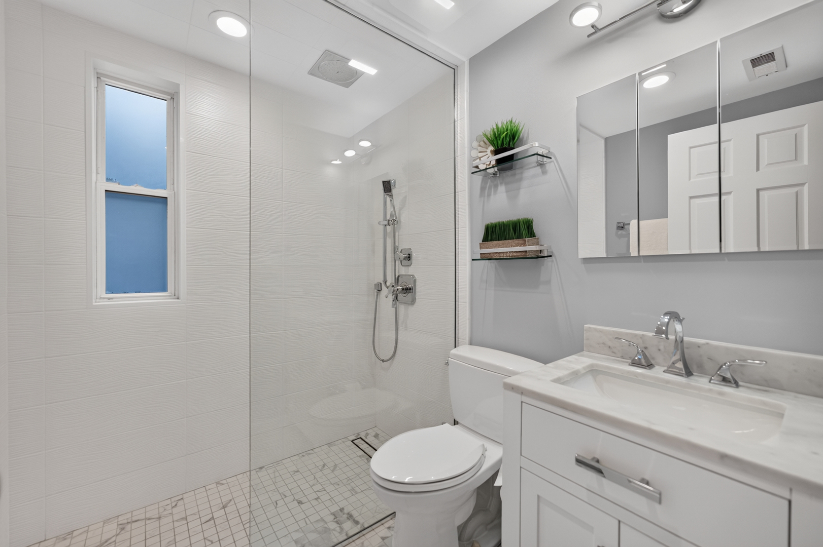 634 W Briar Place Property Photo 43