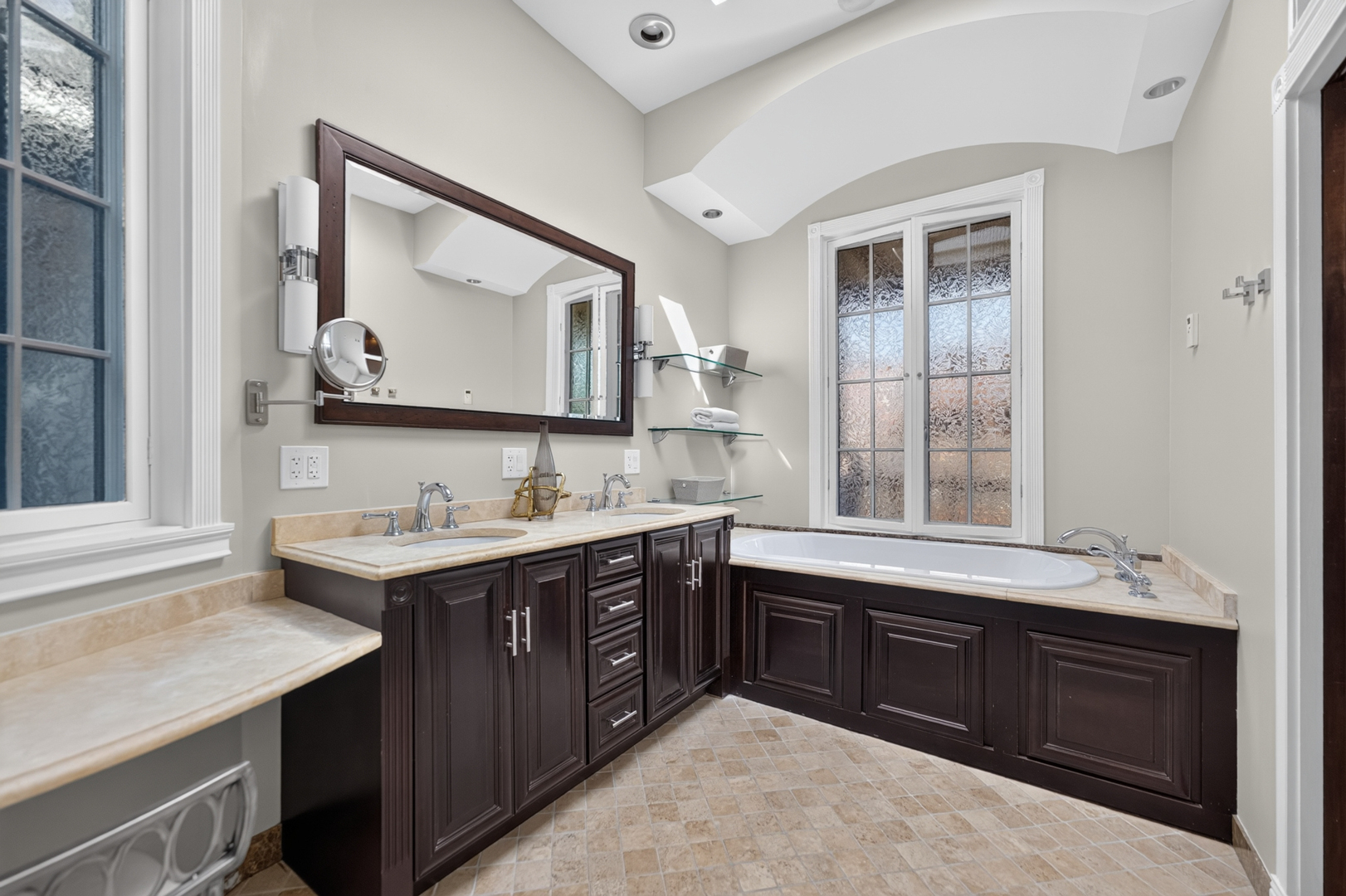 634 W Briar Place Property Photo 48