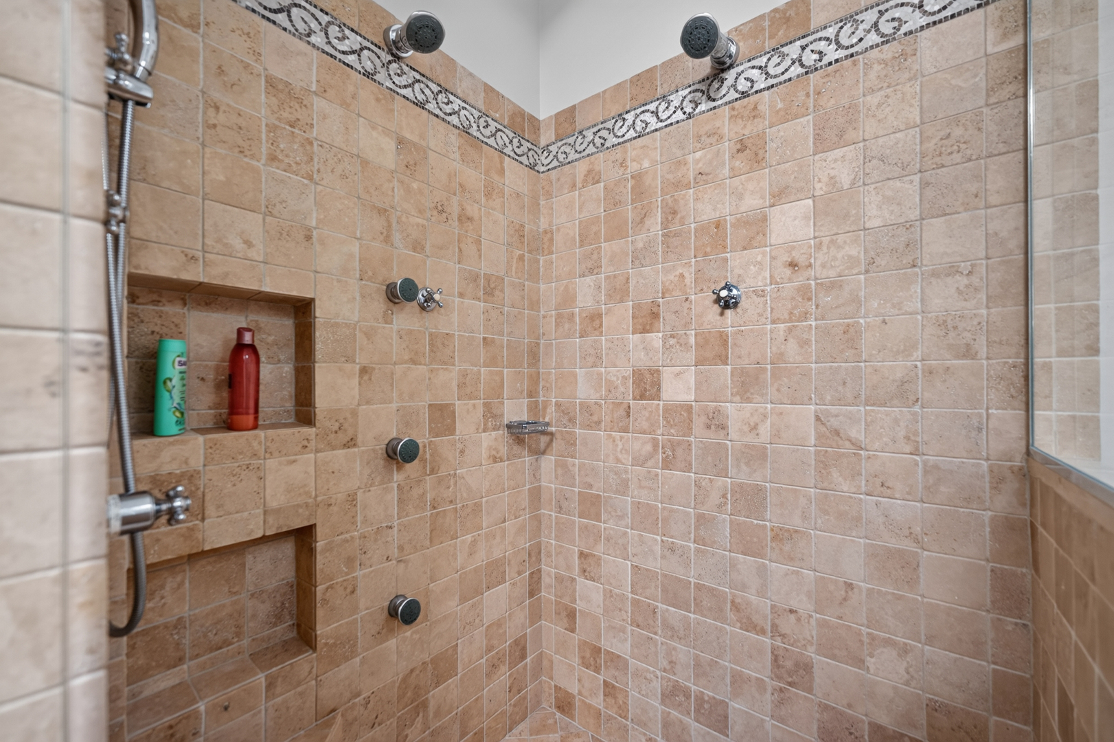 634 W Briar Place Property Photo 50