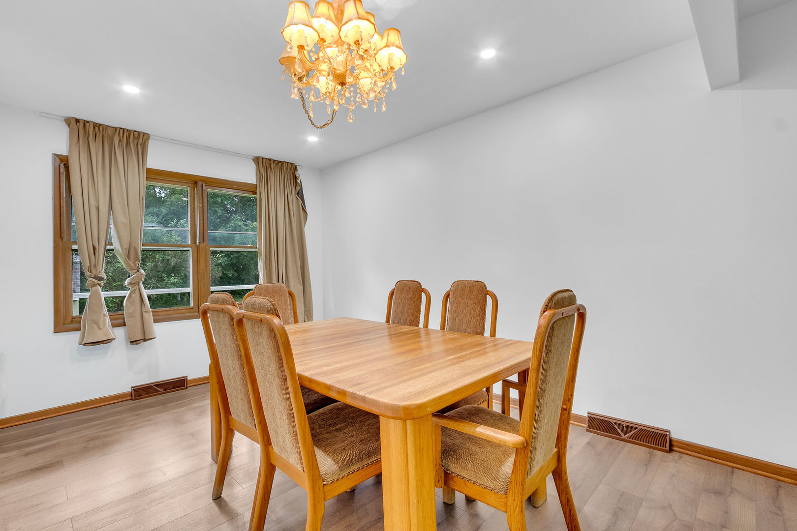 1177 Meadow Lane Property Photo 6
