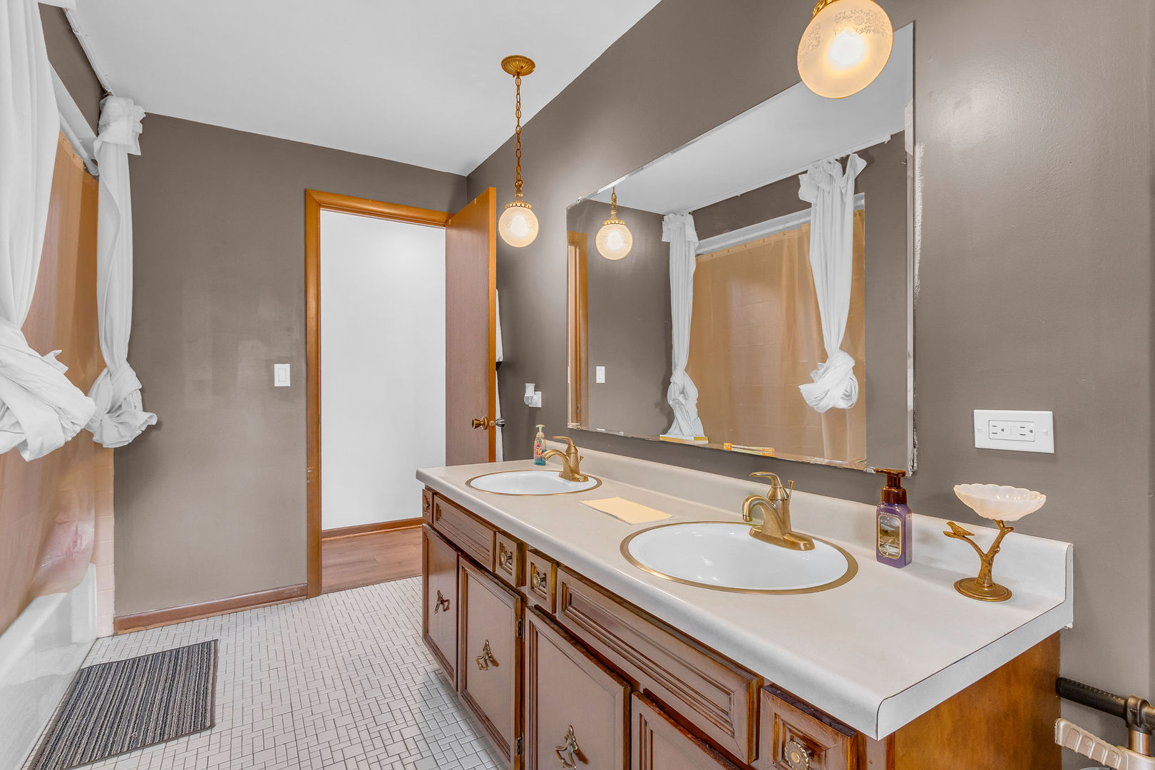1177 Meadow Lane Property Photo 12