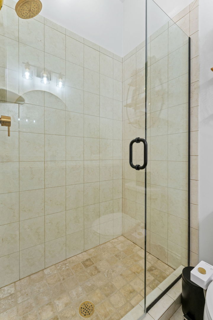 4216 N Ashland Avenue 3 Property Photo 16