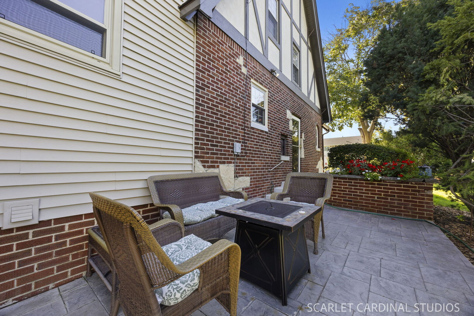 819 S Harvard Avenue Property Photo 3