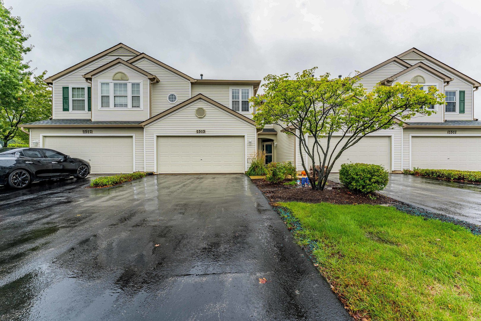 2525 Looking Glass Court Property Photo 1