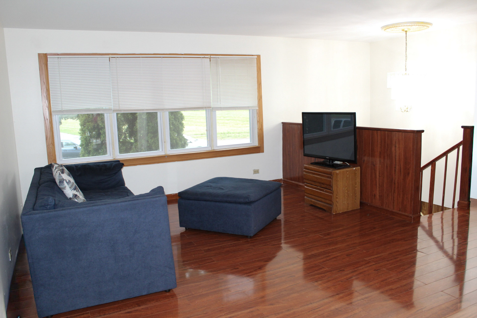 409 E Cherry Hill Property Photo 3