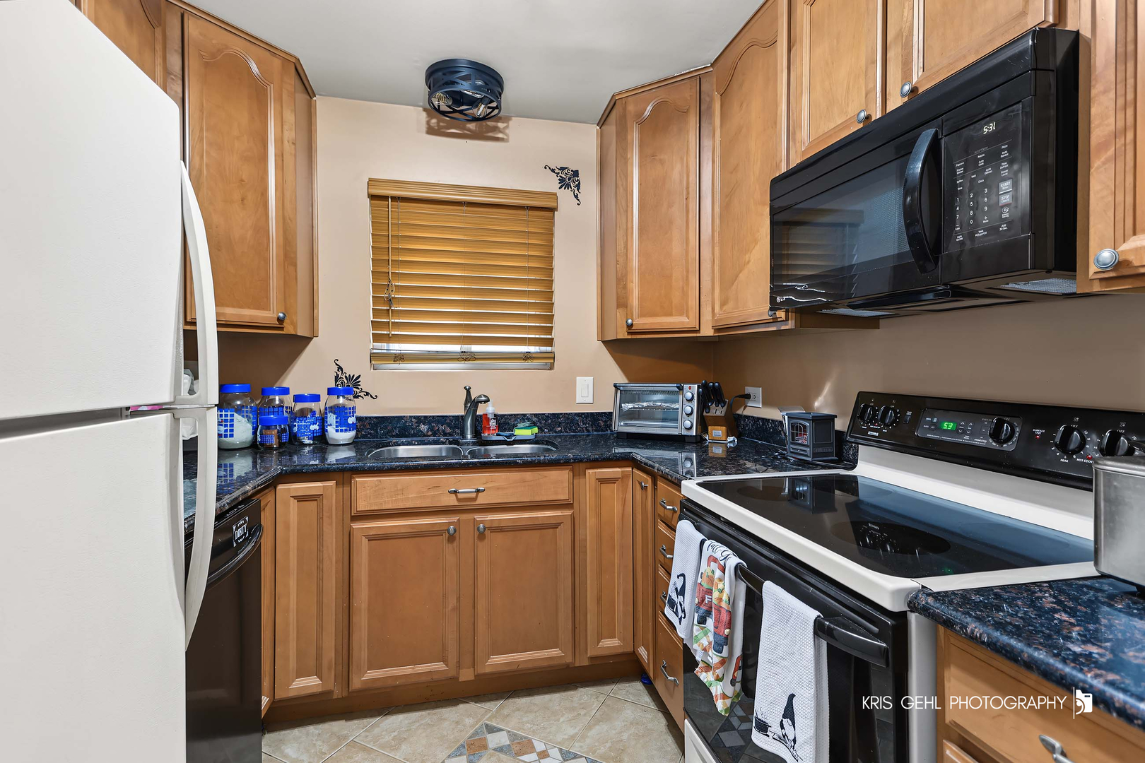 271 12th Street B Property Photo 6