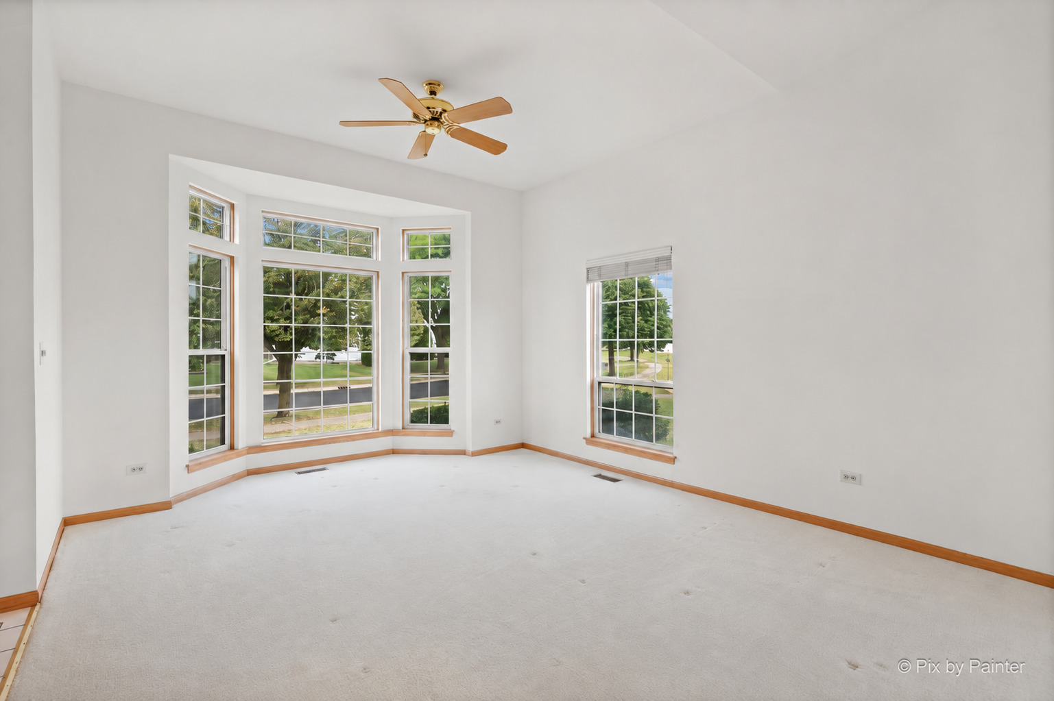 664 Mayfair Drive Property Photo 5