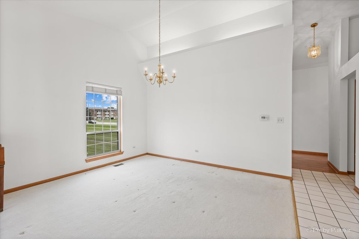 664 Mayfair Drive Property Photo 9