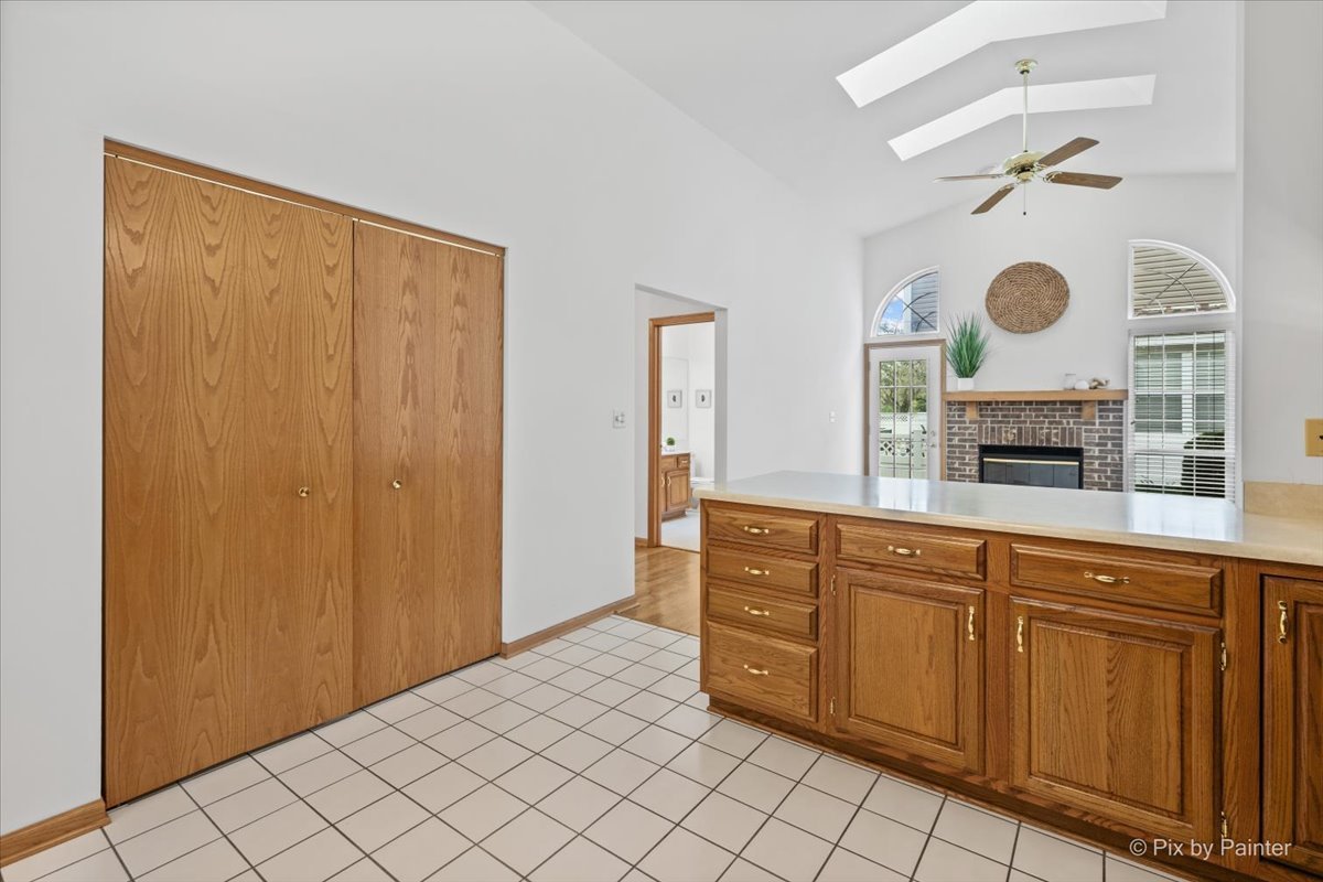 664 Mayfair Drive Property Photo 12