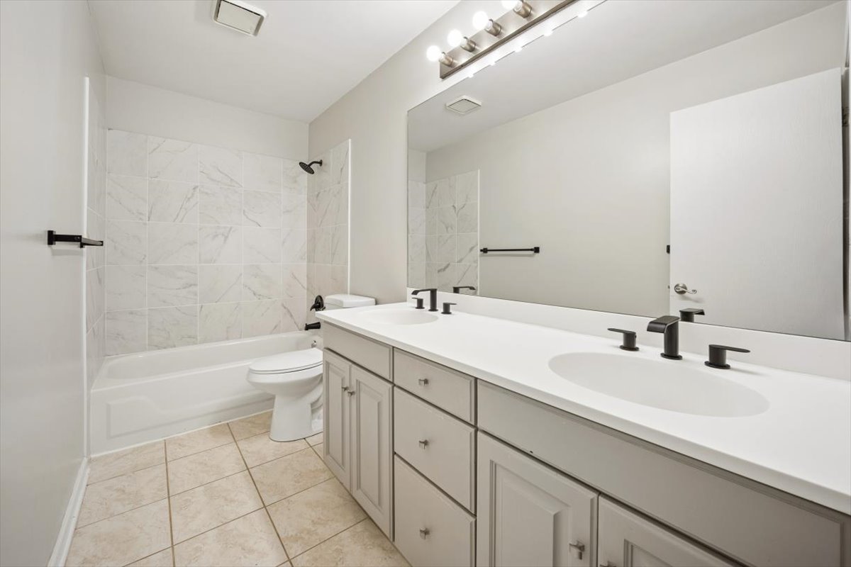 95 Midhurst Court 201d Property Photo 14