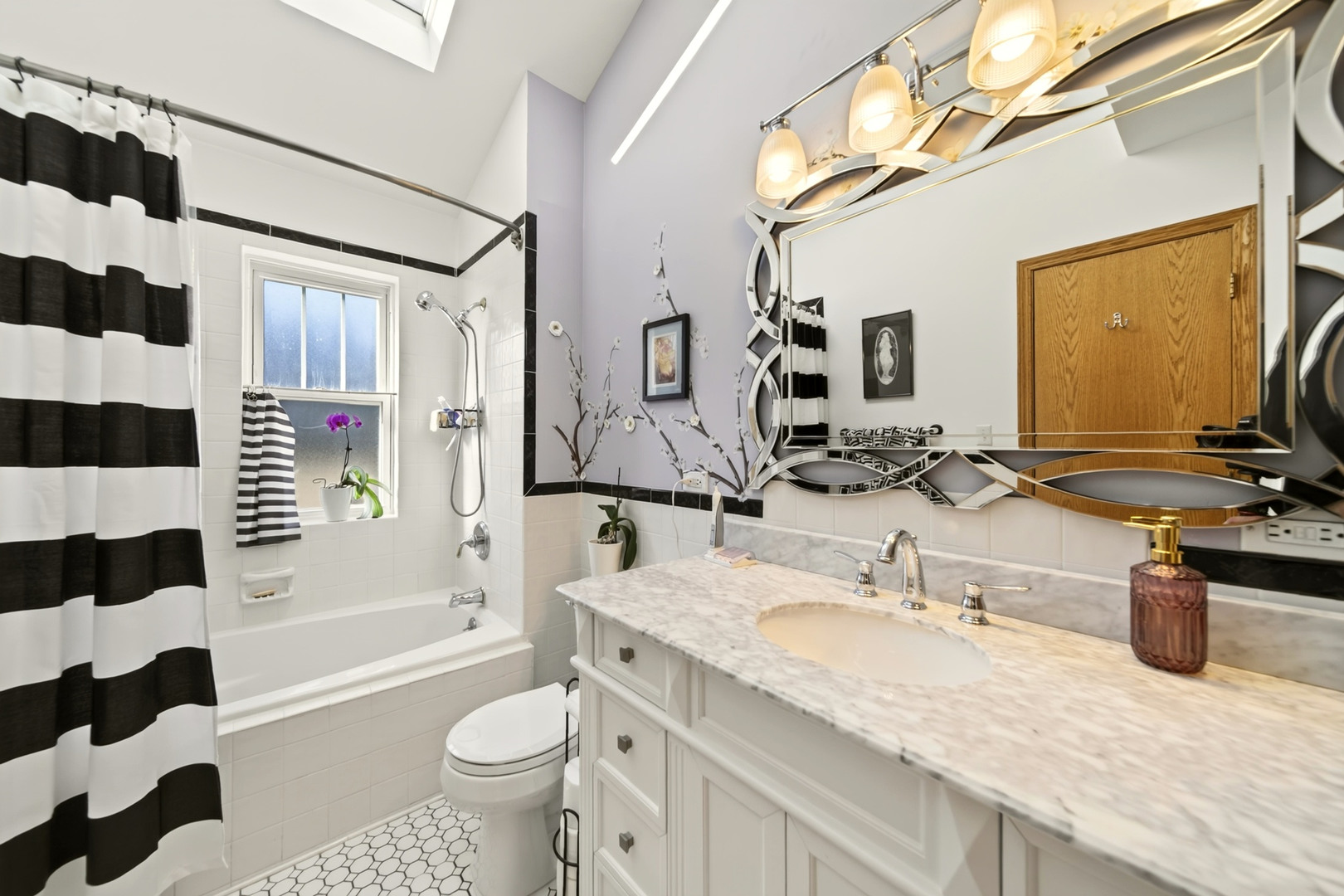 5407 N Mont Clare Avenue Property Photo 19