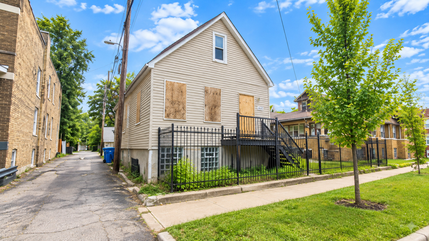 1435 W Marquette Road Property Photo 3