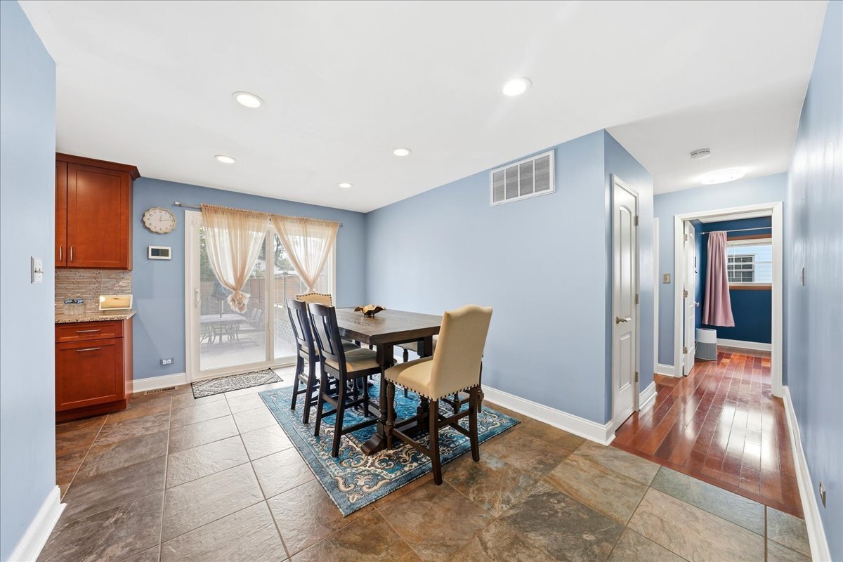 1097 Cypress Lane Property Photo 7