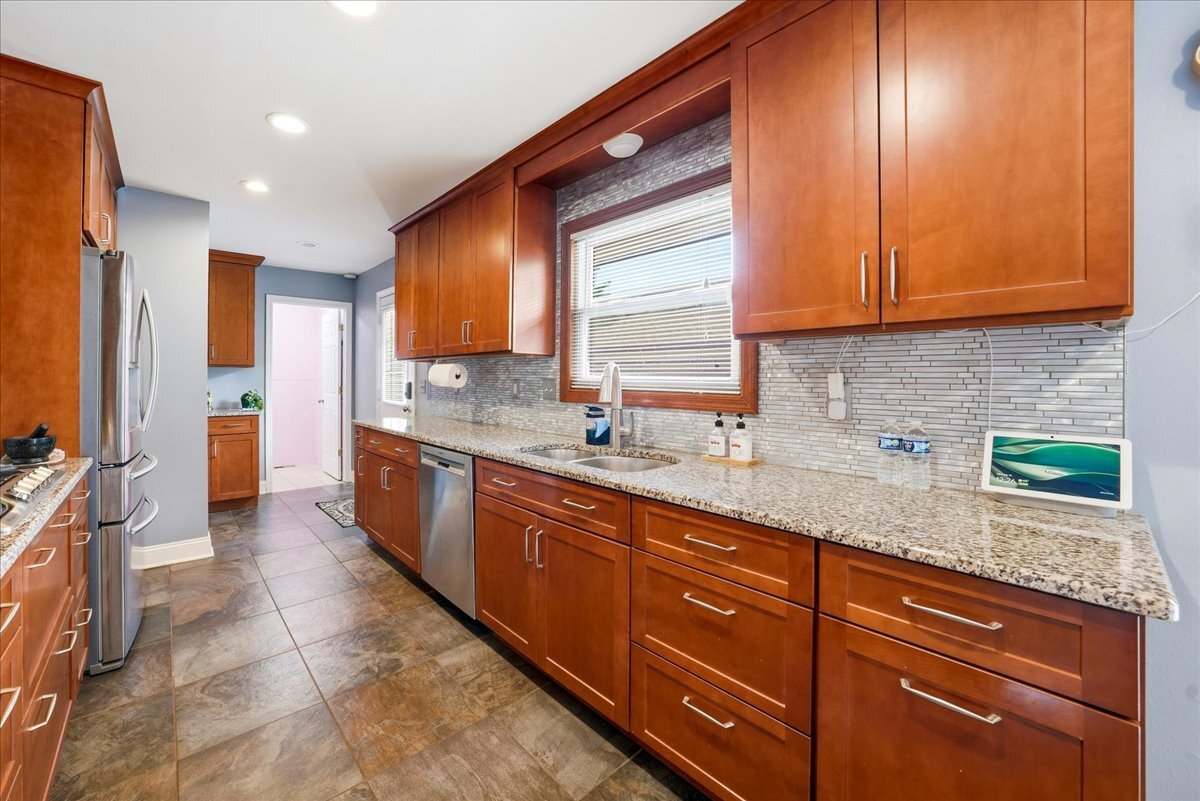 1097 Cypress Lane Property Photo 10