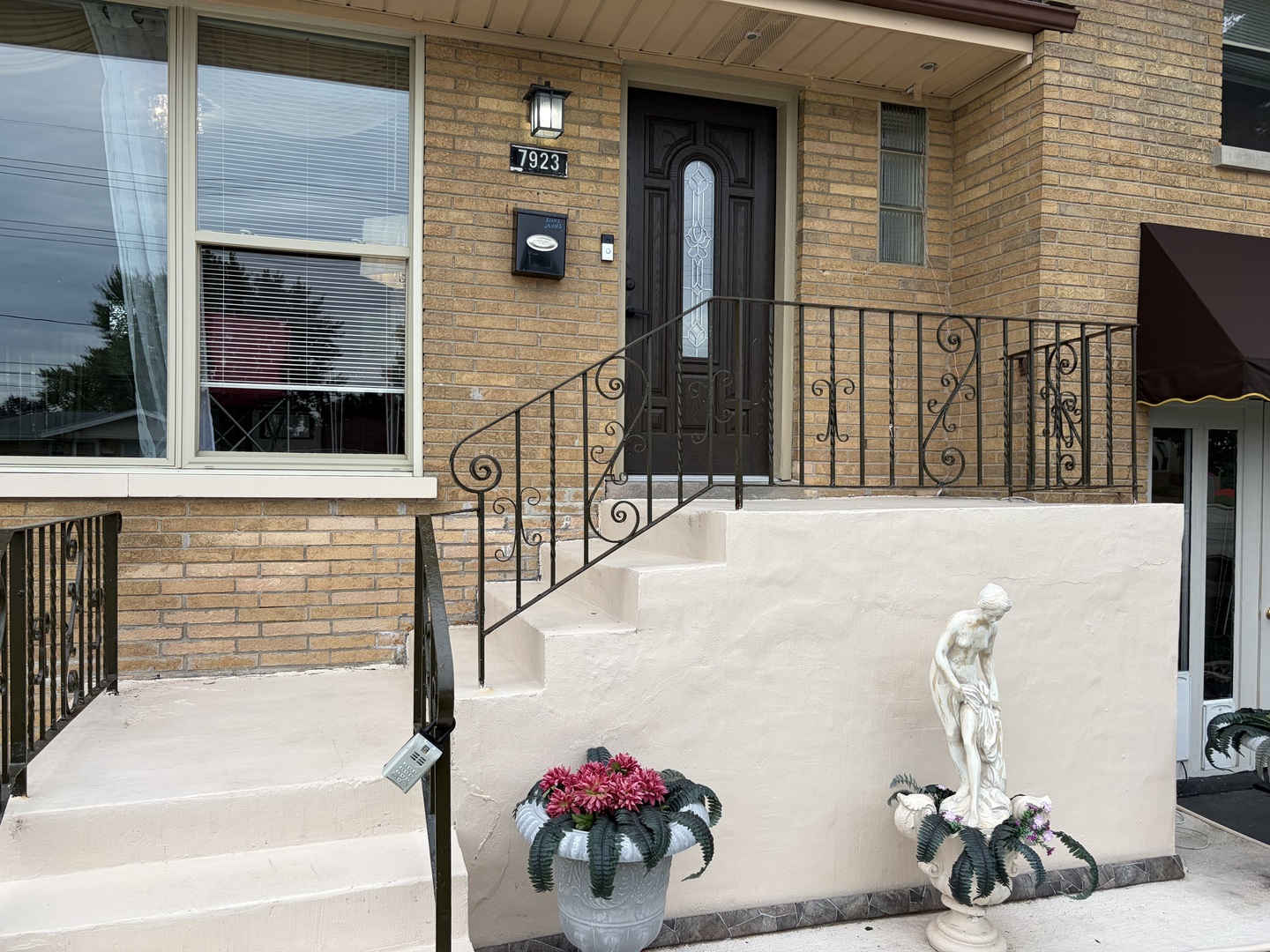 7923 Central Avenue Property Photo 4