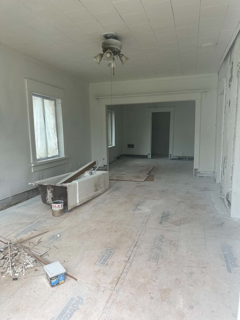 807 S Spruce Street Property Photo 4