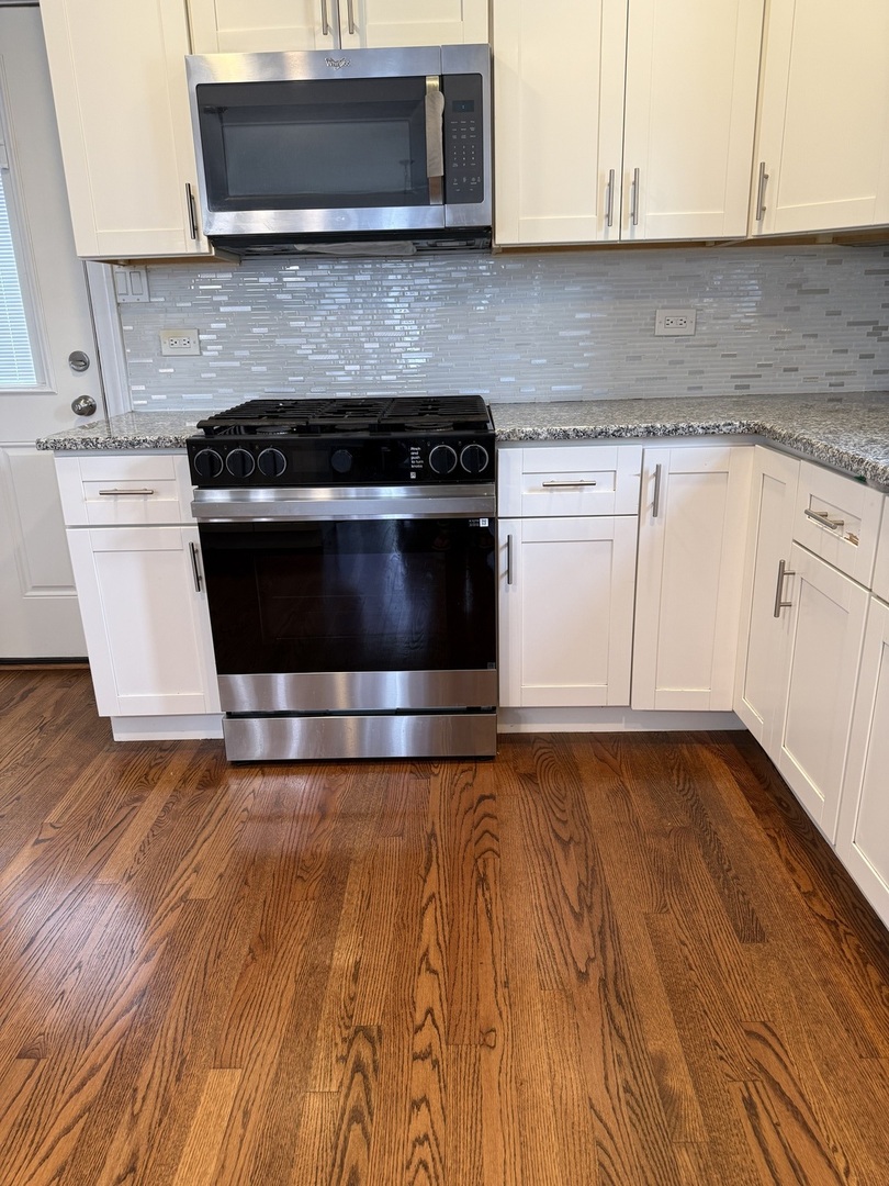 431 W Elm Street Property Photo 17