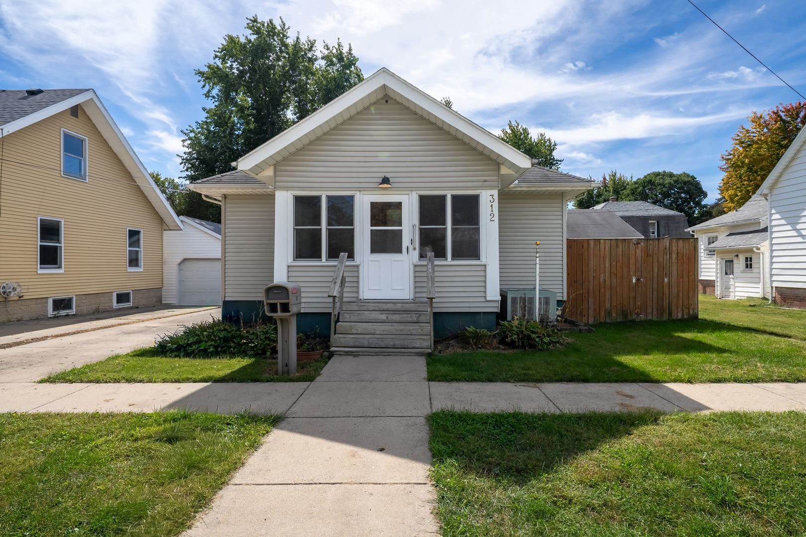 312 E South Street Property Photo 1