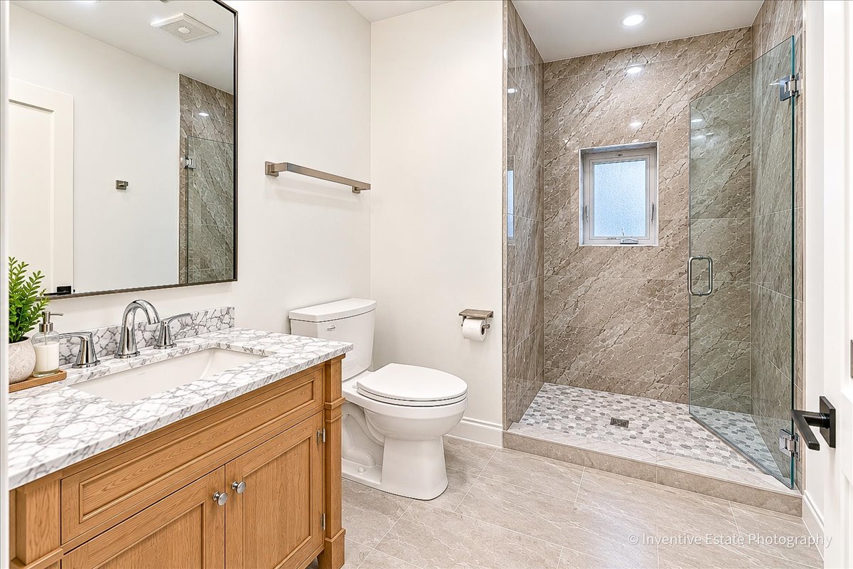 4848 W Eddy Street Property Photo 10