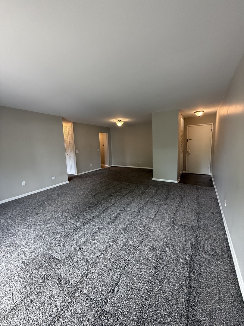 205 W Miner Street 106 Property Photo 4