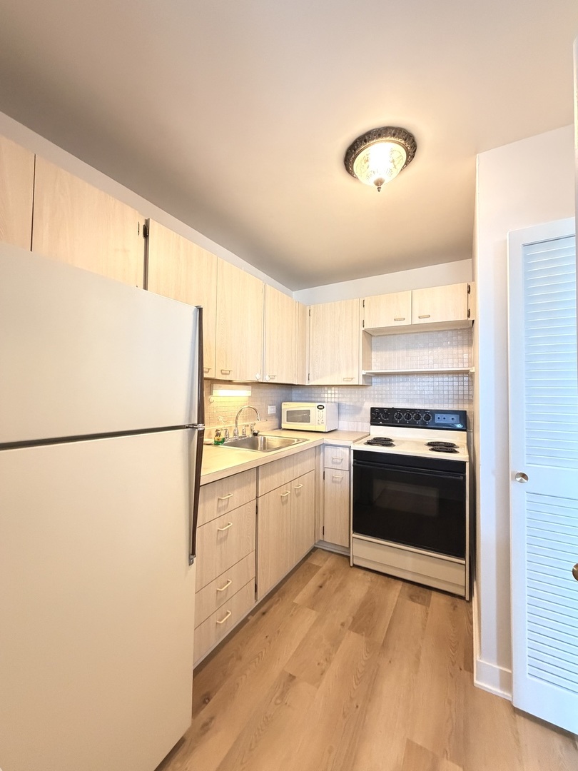 4250 N Marine Drive 1432 Property Photo 11