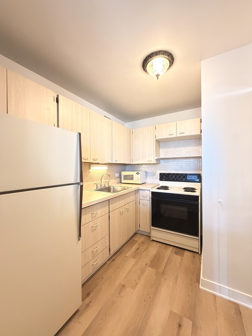 4250 N Marine Drive 1432 Property Photo 12