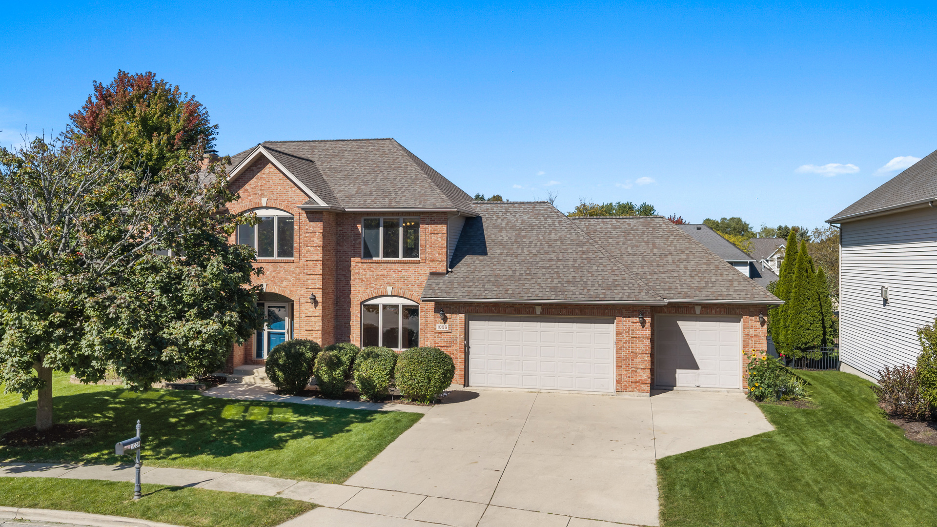 1039 Wellington Court Property Photo 1