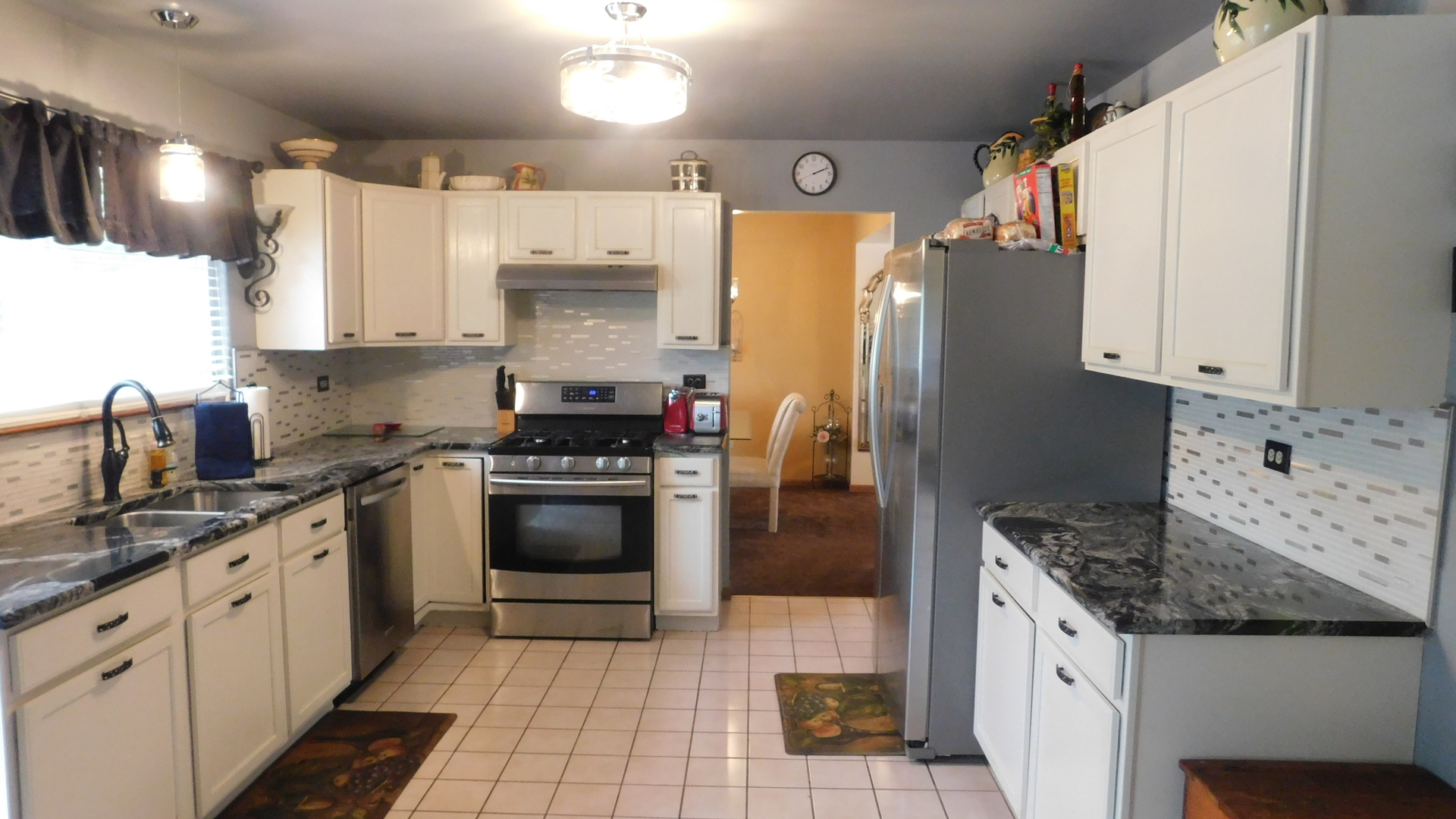 908 Addleman Street Property Photo 7