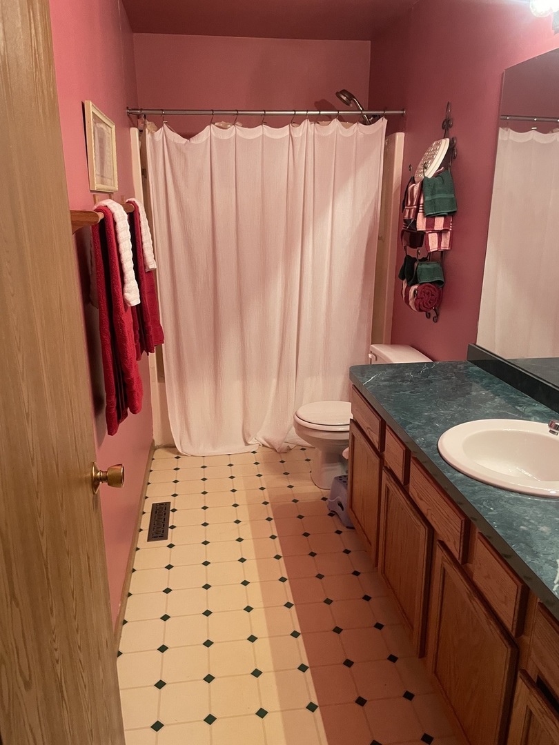 908 Addleman Street Property Photo 14