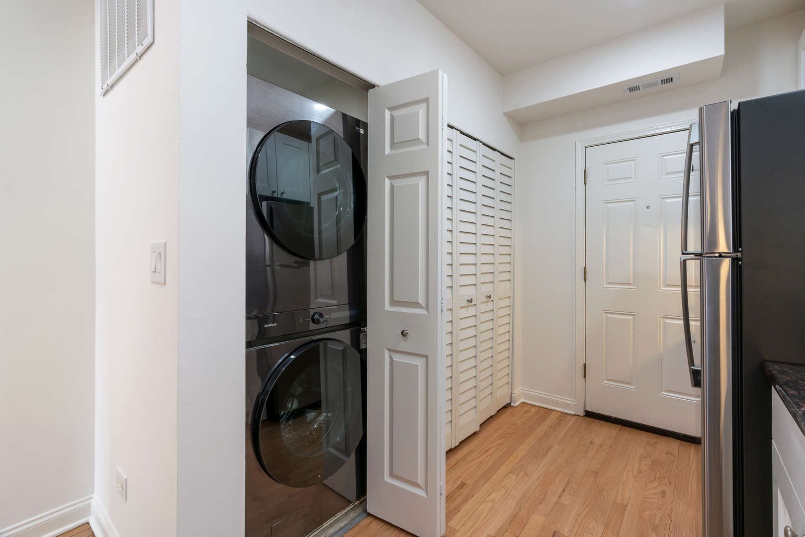 6304 N Claremont Avenue 2 Property Photo 13