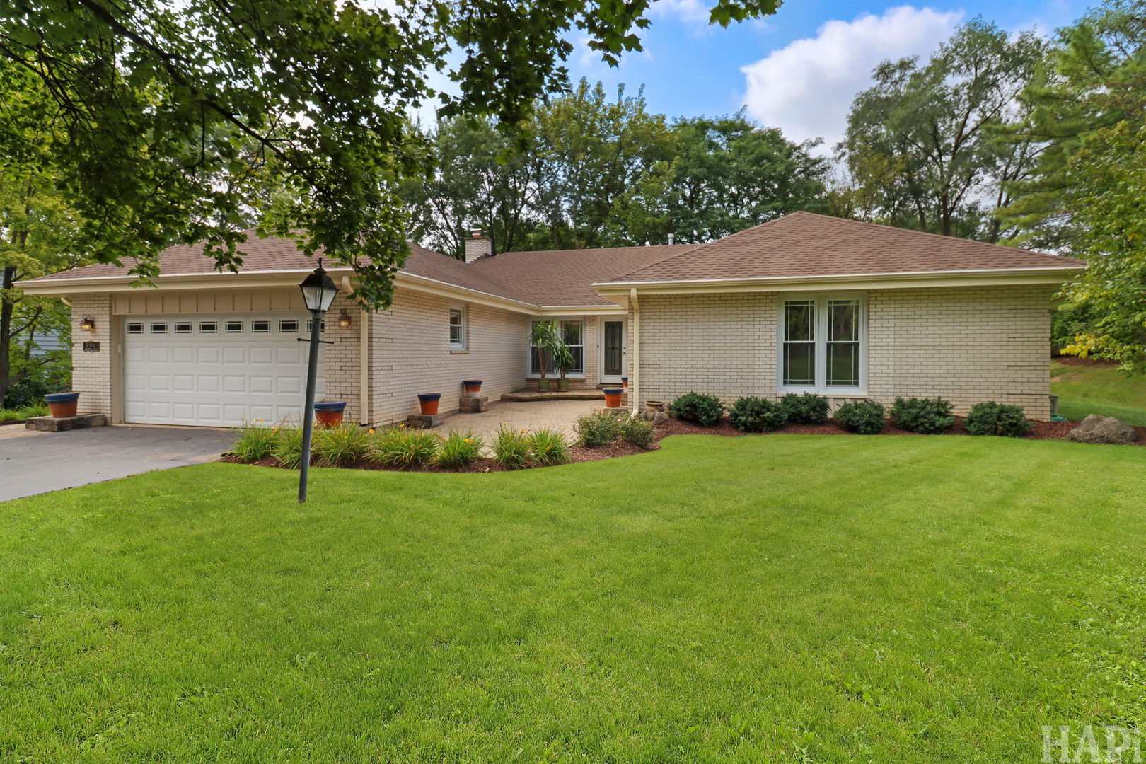 994 Commonwealth Court Property Photo 1