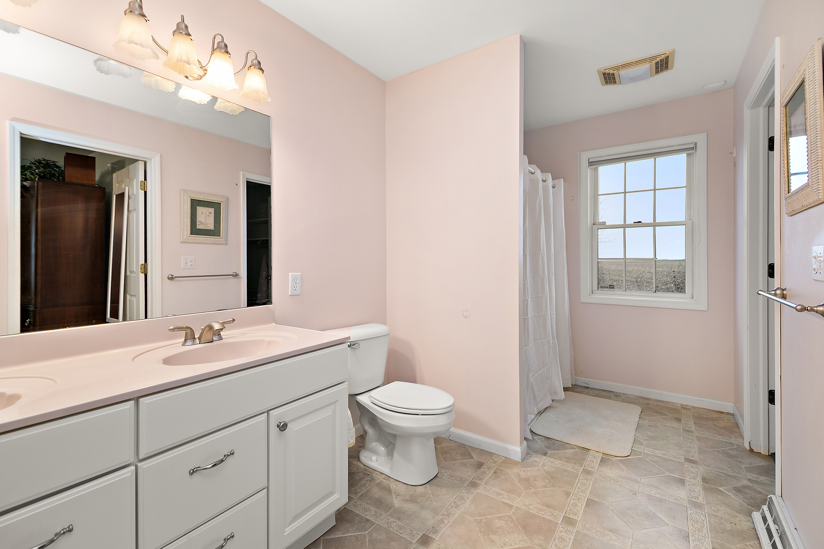 2078 N 1100 Road Property Photo 14