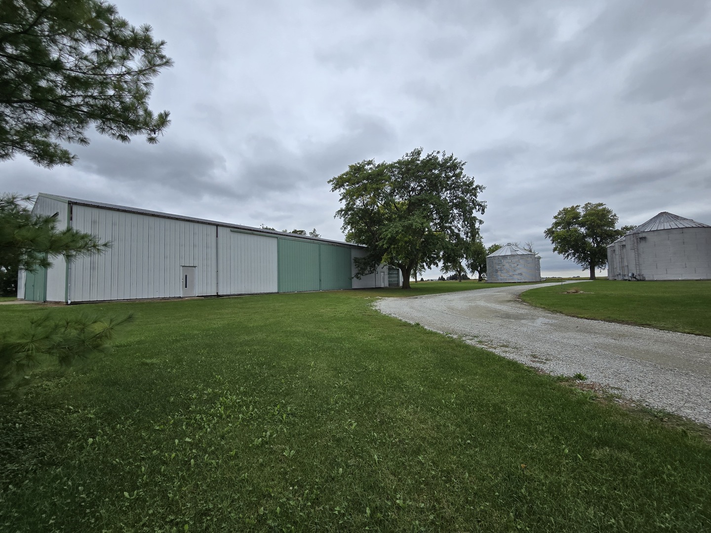 2078 N 1100 Road Property Photo 30