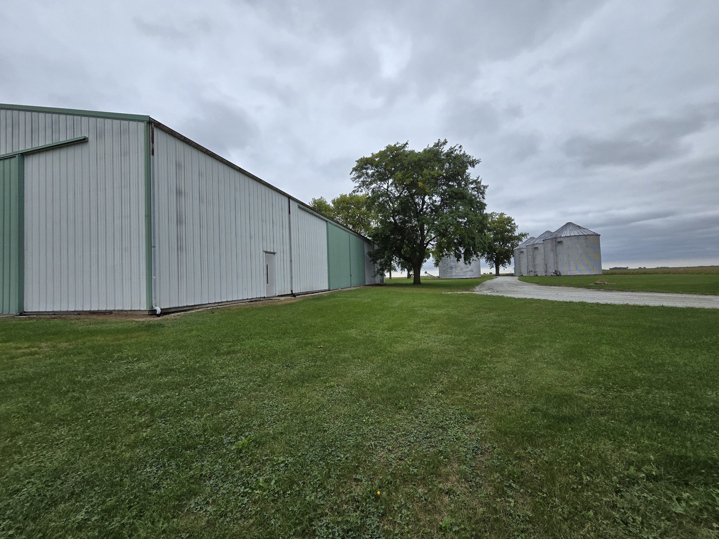 2078 N 1100 Road Property Photo 31