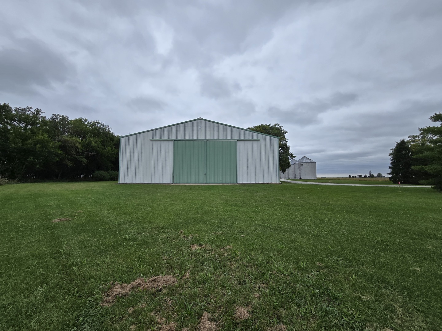 2078 N 1100 Road Property Photo 32