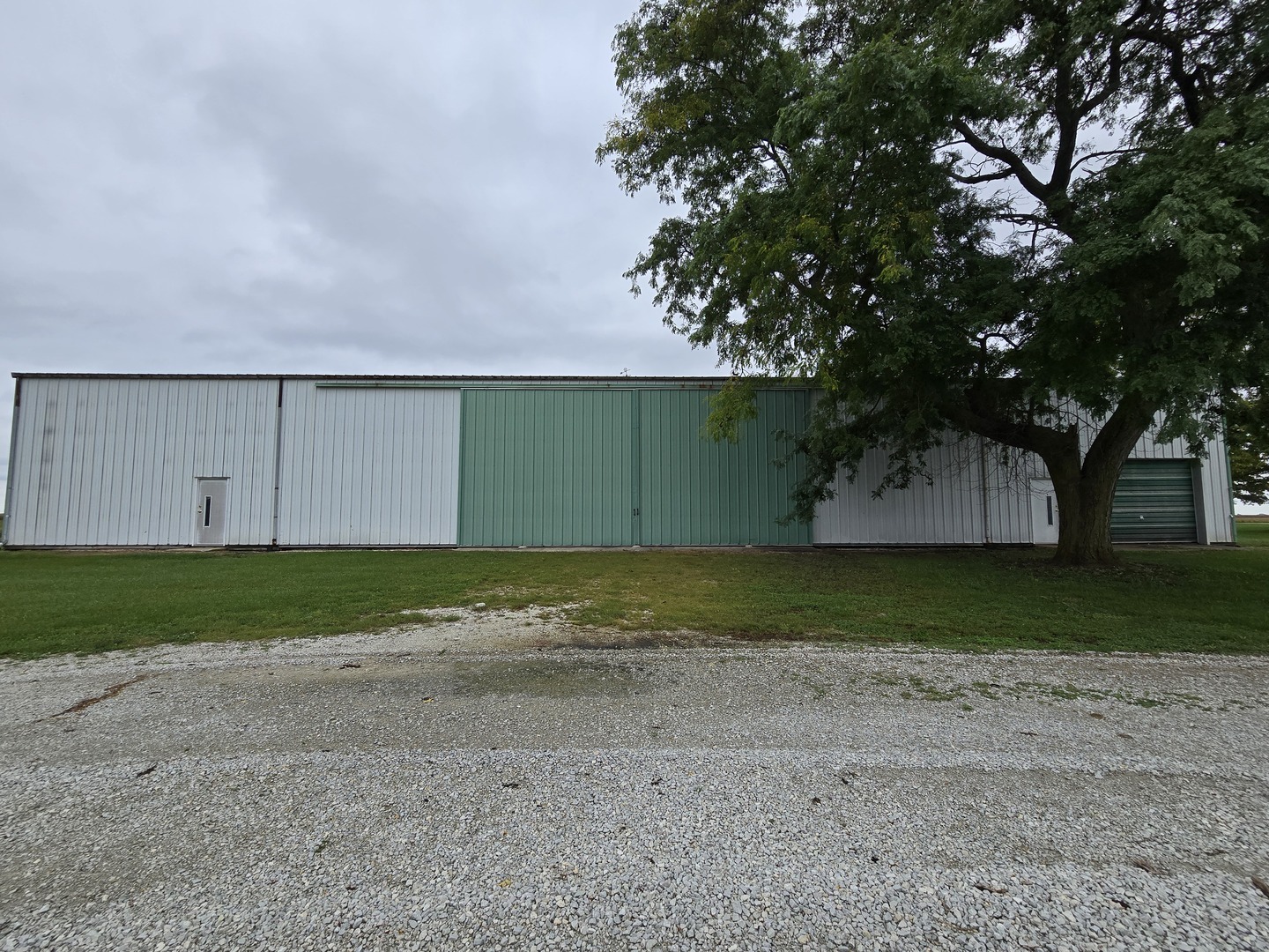 2078 N 1100 Road Property Photo 40