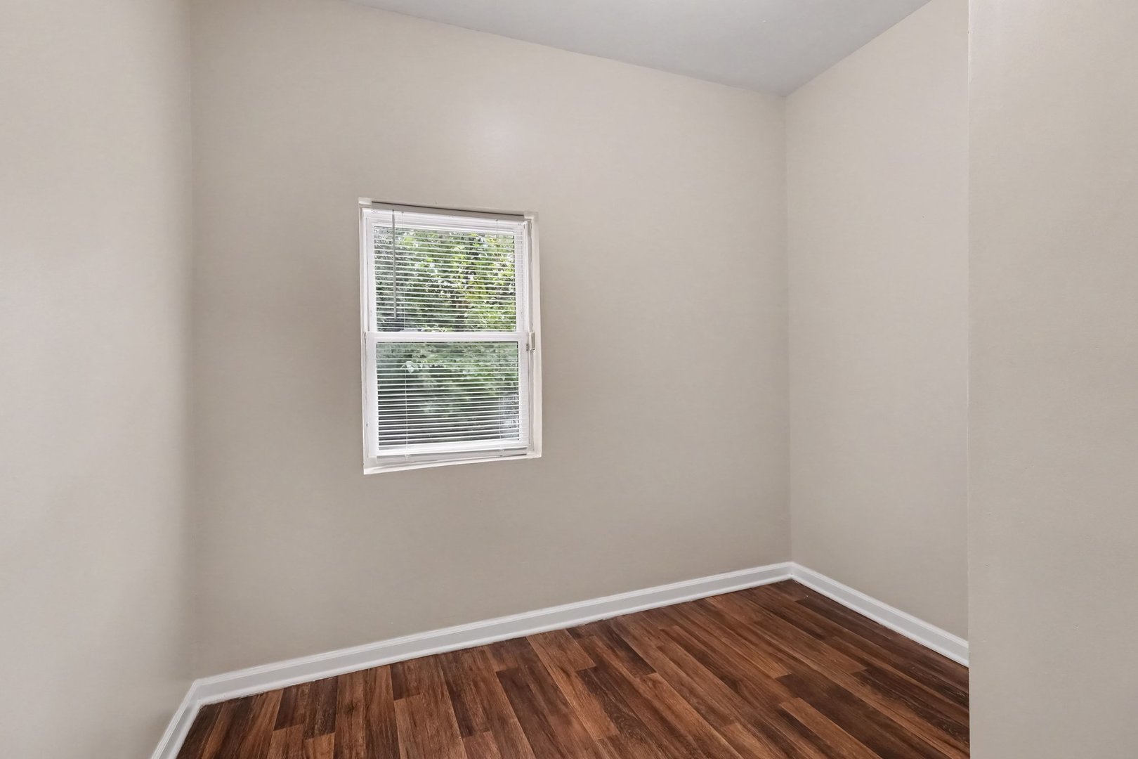 6931 S Woodlawn Avenue Property Photo 11