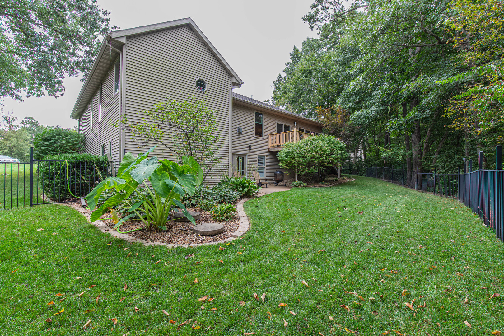 2339 Amelia Drive Property Photo 4
