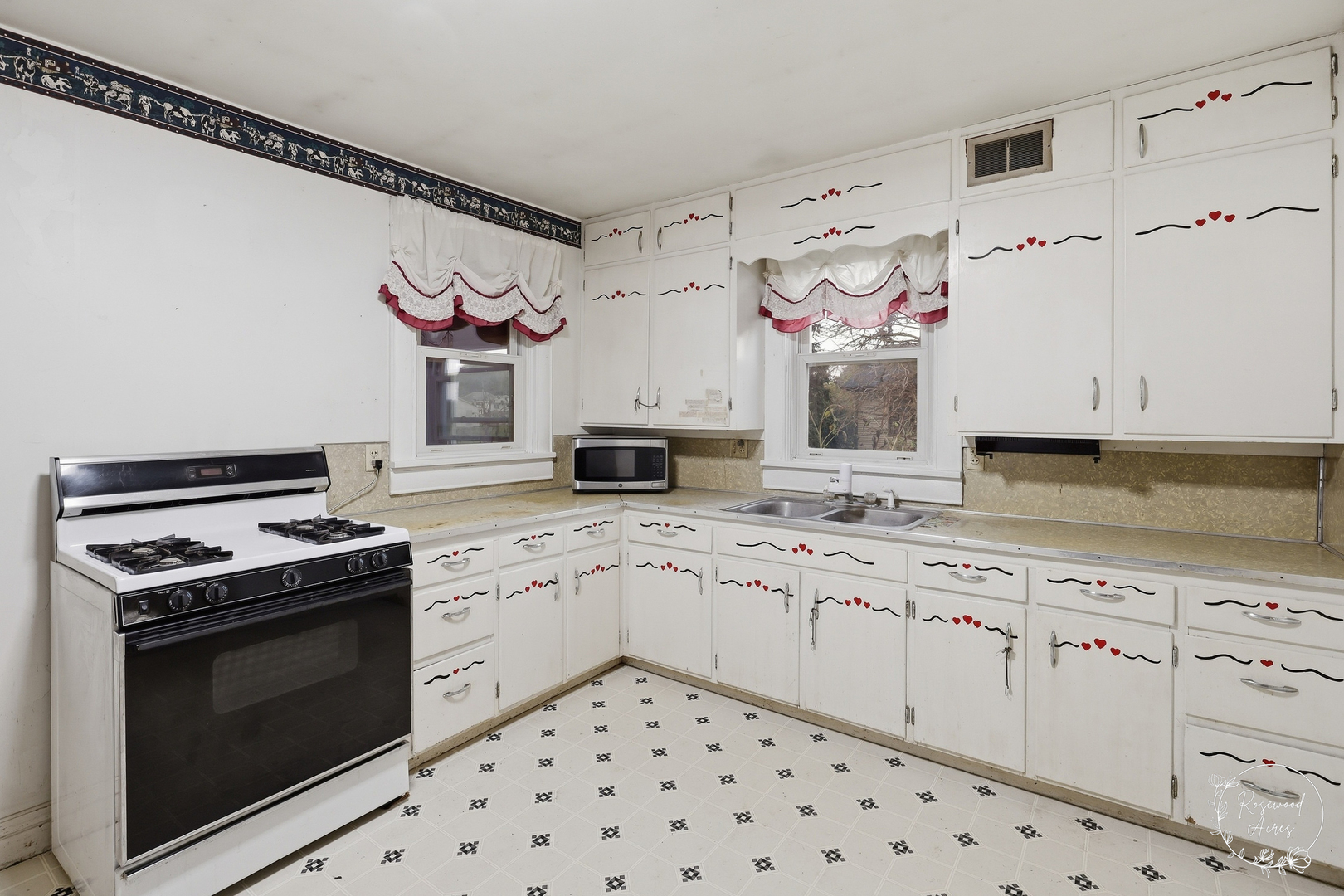 104 E Cleveland Street Property Photo 8